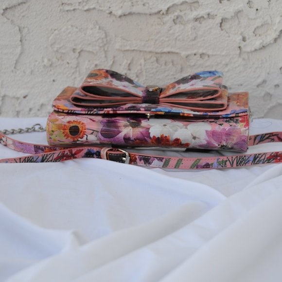 NWTBetsey Johnson Patent Cross Body Purse - Picture 4 of 5